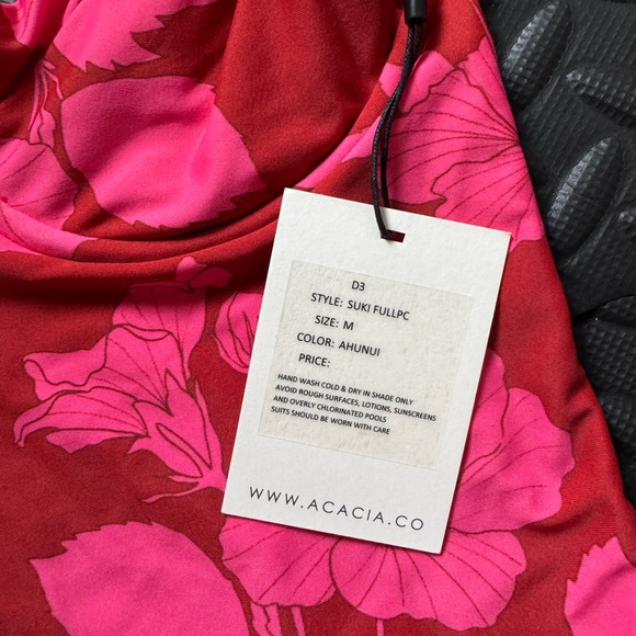 Acacia Swimwear Suki Full Piece Ahunui Pink and Red Floral Swimsuit Medium NWT - Picture 2 of 8